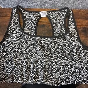Wet Seal+ Plus Size 1X Monochrome Geo Diamond Keyhole Back Tank Festival Minimal